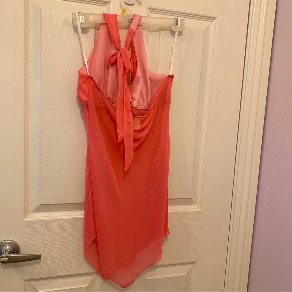 Halter Top - Picture 3 of 3
